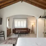 Gillham Vineyard Отель 5*