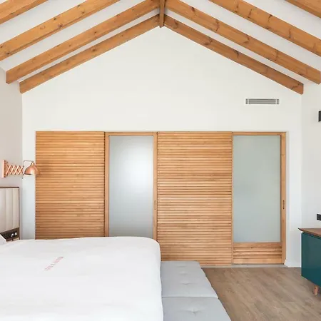 Gillham Vineyard Hotel 5*