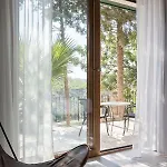 Gillham Vineyard Hotel