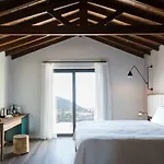 Gillham Vineyard 5* Templos