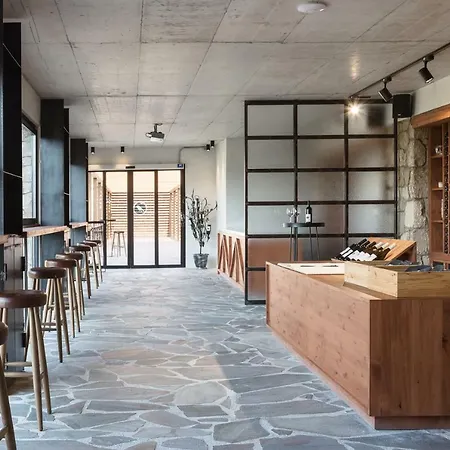 Gillham Vineyard 5* Templos