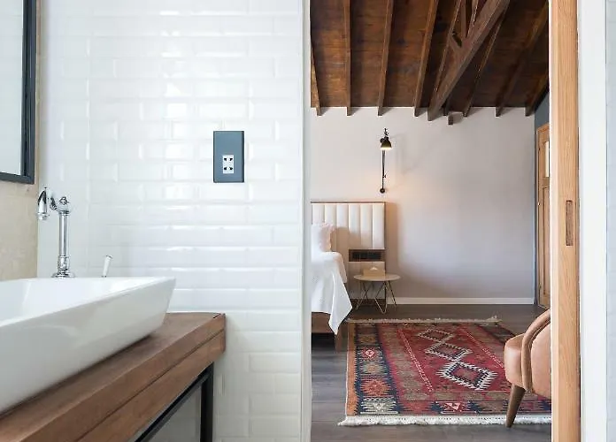 Gillham Vineyard 5* Templos